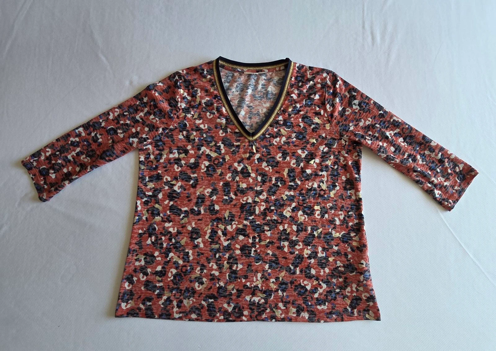 Grain de Malice coral and gold leopard print t-shirt XL 42 44 3/4 sleeve top – photo 2
